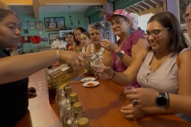 After the footsteps of Nacho Libre in Oaxaca - Mezcal at El Rey de Matatlán: tasting plus the blessing story