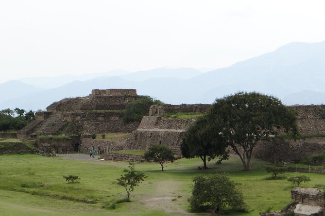 Full Day Private Tour of Oaxaca and its Surroundings - Santo Tomás Jalieza: waist-loom weaving you can understand