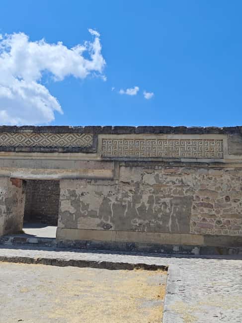 Hierve el Agua, Mitla, Tule, Teotilán and Mezcal factory - A road trip that strings together Oaxaca’s icons (and why that matters)