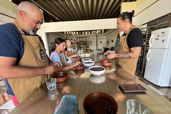 Make Oaxacan-style take-home chocolate - What you actually do: the hands-on chocolate making flow