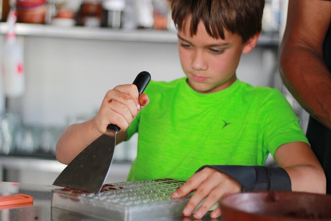 Make Oaxacan-style take-home chocolate - Snacks, coffee or tea, and how they fit into the class
