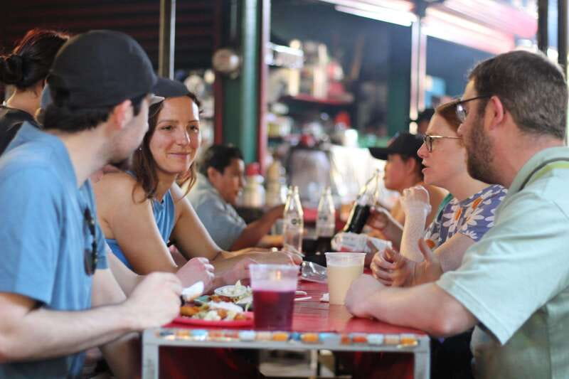 Market tour and all gastronomy included⭐️⭐️⭐️⭐️⭐️ - 44 Ochre Point Ave: a quick stop that breaks up the market grind