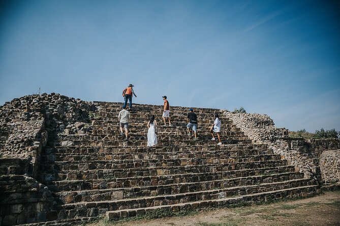 Monte Alban & More... All Included Guided Day Tour from Oaxaca - Atzompa ceramics: seeing tradition created in real time