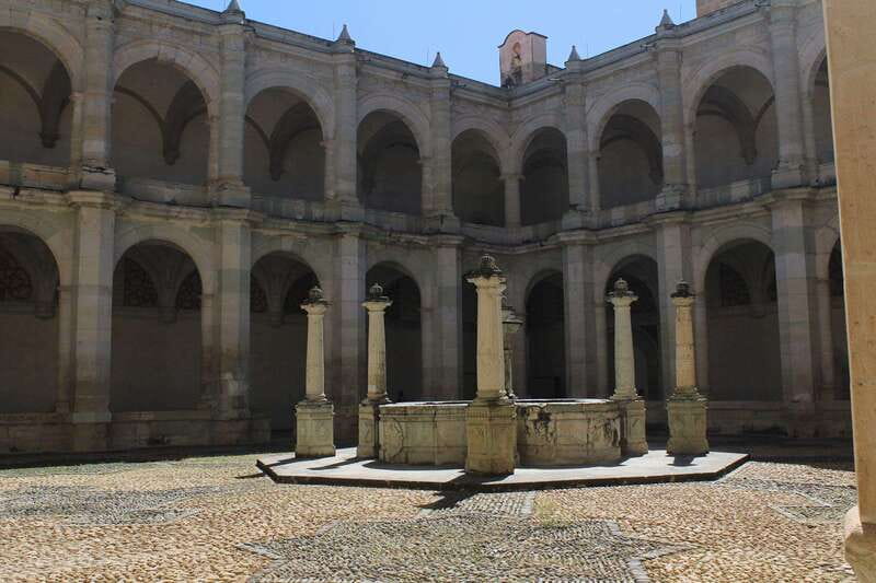 Oaxaca and its colors: Walking City Tour - Where to meet: El Convento DMC and the easiest start