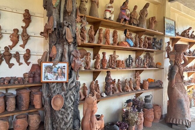 Oaxaca Artisan Pottery Alebrijes, Black Clay Tour and Frida Kahlo - Doña Rosa and the mystery of barro negro’s shine
