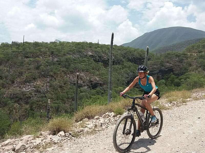 Oaxaca: Cascadas de Apoala 1 Day Bike and Hike tour - Register, Lunch, Then Hike Downstream to the Pools