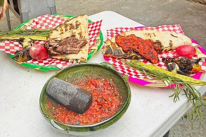 Private 2-Hour Tlayuda Preparation Class - Lunch + mezcal shot: how to plan your appetite