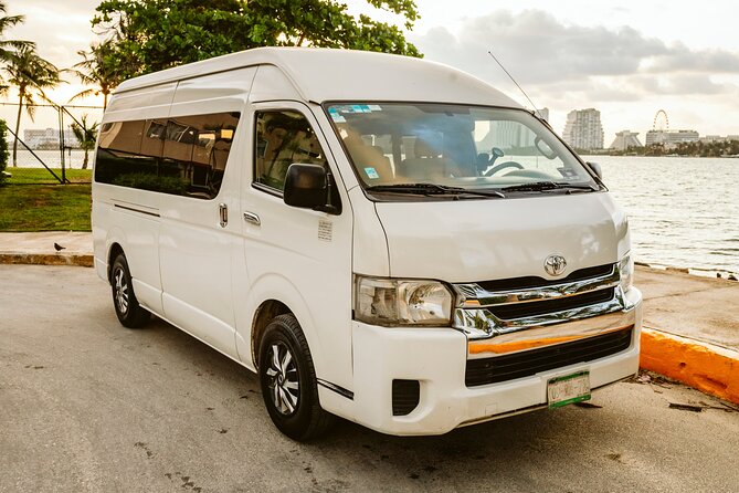 Private Minivan: Huatulco International Airport (HUX) - The private minivan transfer: what “nonstop” means for you