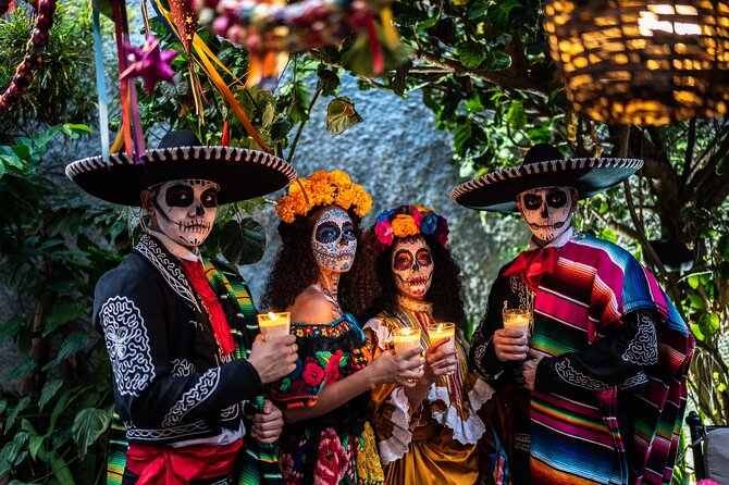 Private Oaxaca Walking Tour: Xoxocotlán Day of the Dead Altars - A Note on Respect and Crowds (And Why It Can Make or Break the Night)