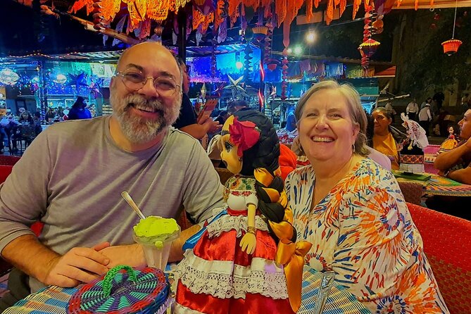 Private Tour Guide in Oaxaca 3 hours - Best Rated - Stop 2: Zócalo Square for Fast Orientation and People-Reading