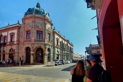 Private Tour Oaxaca City 2 hours - Best Rated - Starting at the Catedral Metropolitana: a natural first anchor