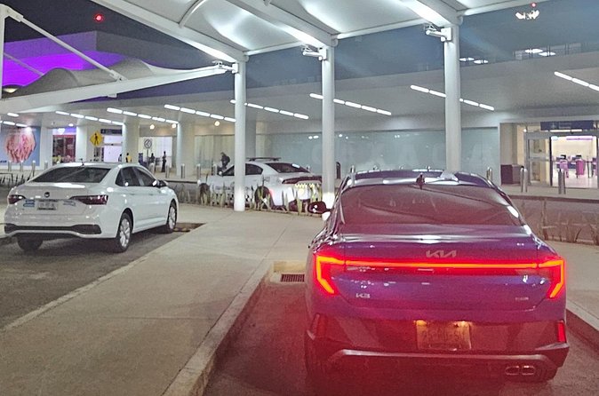 Private Transportation and Airport Insurance to your Hotel in Oaxaca - Flight Delays: How This Service Protects Your Timeline