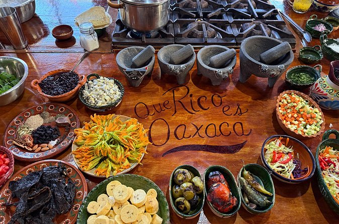 Que rico es oaxaca, Cooking Classes. - Market browsing to cooking: how the day transforms
