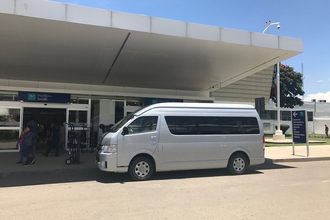 Shuttle from downtown Oaxaca city to Oaxaca airport. One way - Timing: the 2-hour rule that saves stress
