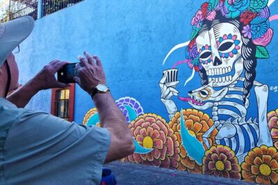 Street Art Tour With An Artist in Oaxaca - Stop 1: Los Arquitos de Xochimilco for Neighborhood History