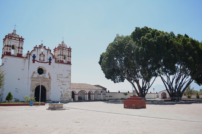 Tour to artisan towns of Oaxaca - San Bartolo Coyotepec: black clay pottery with real tradition
