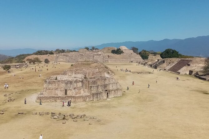 Zapotec Wonders Tour - Navigating the Size of the Ruins